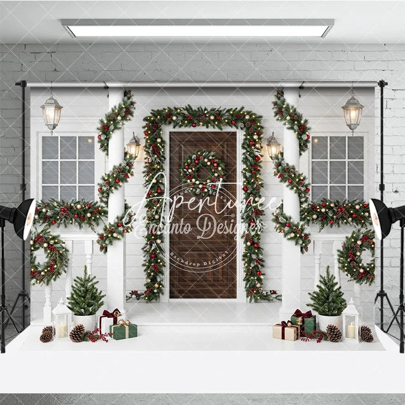 Aperturee - Aperturee Festive Winter Holiday Porch Backdrop with Green Garlands Red Berries Gold Ornaments and Warm Lights