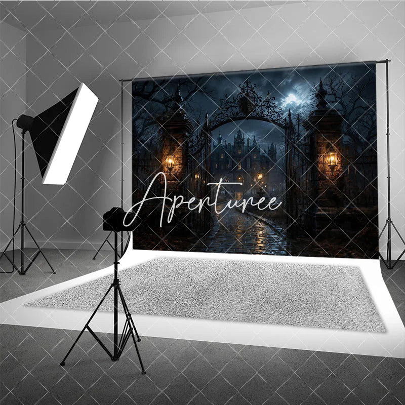 Aperturee - Aperturee Gothic Haunted Mansion and Ornate Iron Gate Holiday Backdrop Spooky Full Moon Night Scene