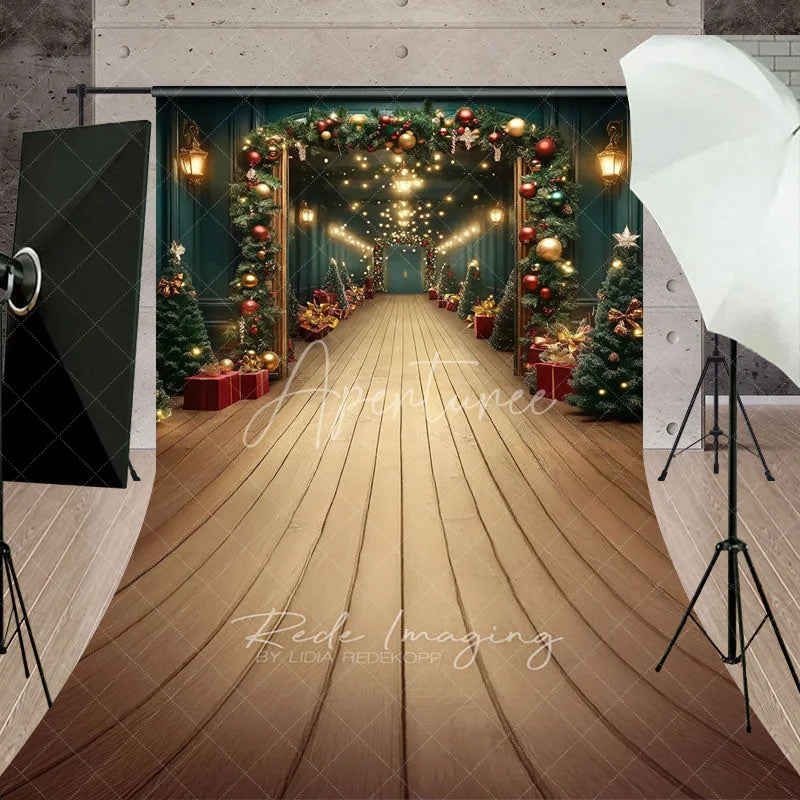 Aperturee - Aperturee Grand Christmas Hallway Sweep Backdrop Elegant Garland and String Lights Holiday Party Photo Floor Drop