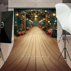 Aperturee - Aperturee Grand Christmas Hallway Sweep Backdrop Elegant Garland and String Lights Holiday Party Photo Floor Drop