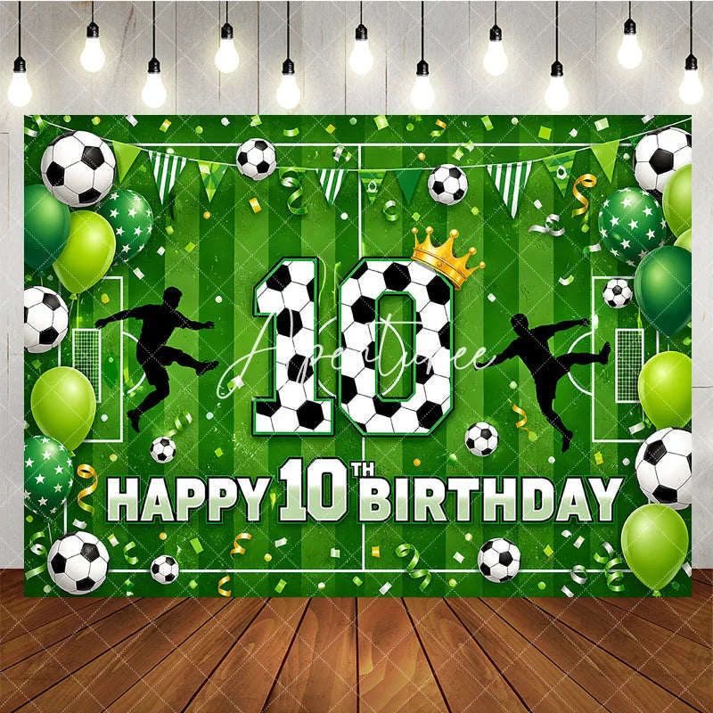 Aperturee - Aperturee Green Soccer Field 10th Birthday Backdrop Players and Balls with Vibrant Balloons for Party Decor