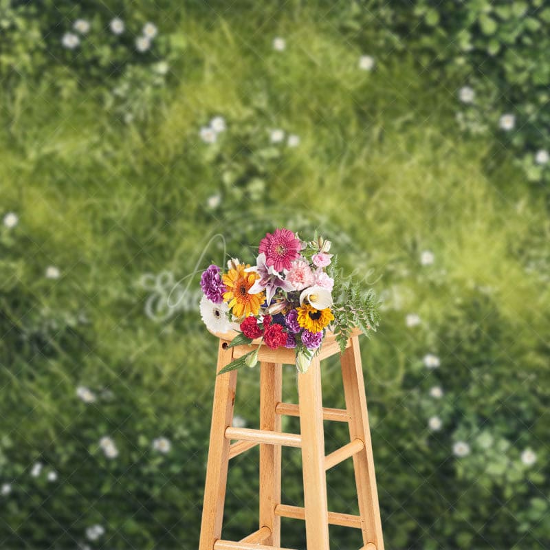 Aperturee - Aperturee Greenery Scattered White Flowers Summer Backdrop