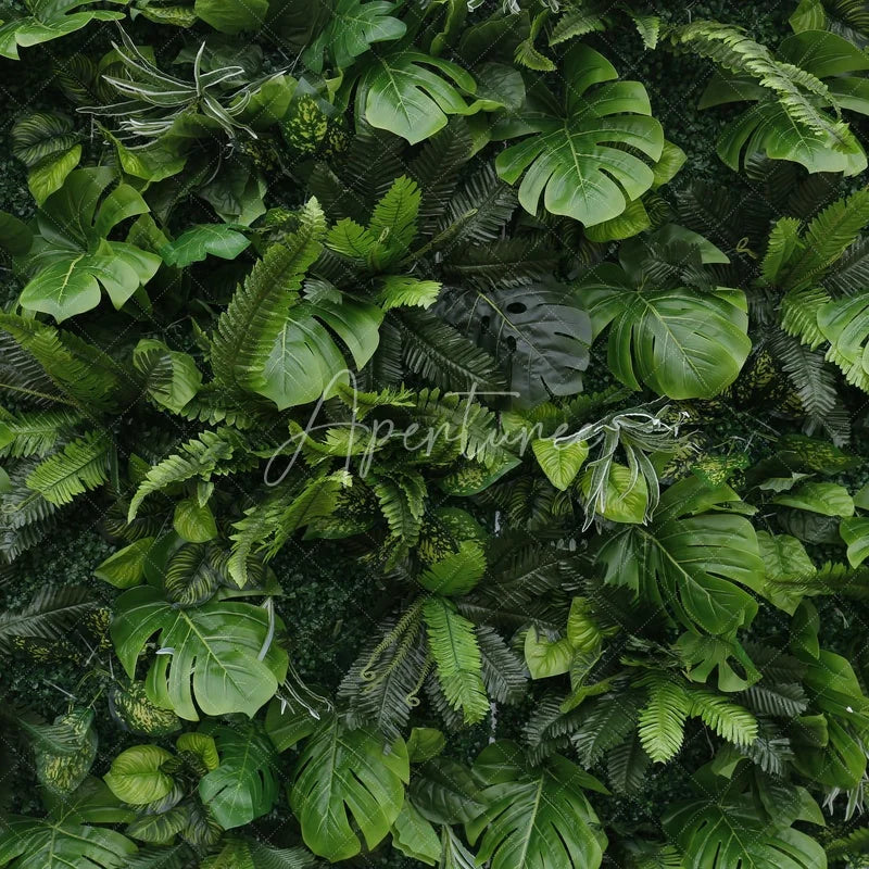 Aperturee - Aperturee Lush Green Artificial Flower Wall with Mixed Tropical Foliage Perfect for Wedding Party and Event Decor