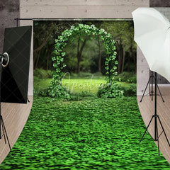 Aperturee - Aperturee Lush Green Clover Archway and Enchanting Forest Sweep Backdrop Ideal for Spring Garden Parties and Photoshoots