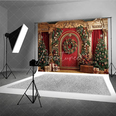 Aperturee - Aperturee Luxurious Golden Arch Red Velvet Christmas Trees Holiday Backdrop Festive Garlands and Wreath Decor