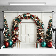Aperturee - Aperturee Luxury Christmas Door Backdrop Red Green Gold Ornament Arch White Paneling Tree Photo Background