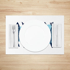 Aperturee - Aperturee Minimalist Fish Pattern Placemats Set of 4 with Blue Water Design for Coastal and Modern Dining