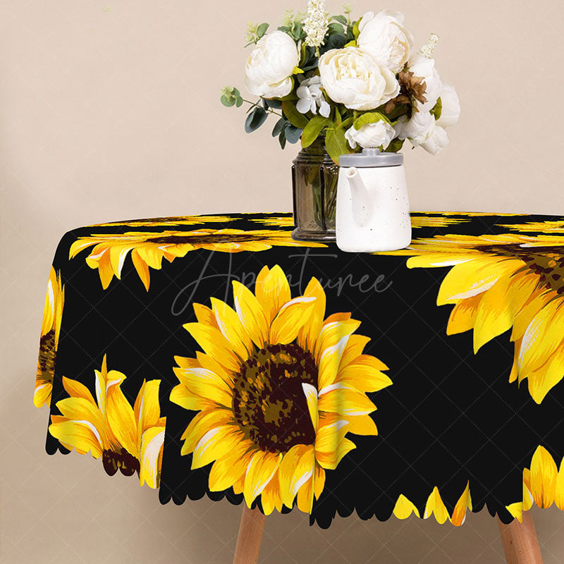 Aperturee - Aperturee Modern Farmhouse Sunflower Round Tablecloth in Black and Yellow for Summer Kitchen and Dining Table Decor