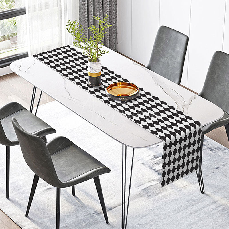 Aperturee - Aperturee Modern Geometric Table Runner with Black and White Diamond Shape for Contemporary Kitchen Decor