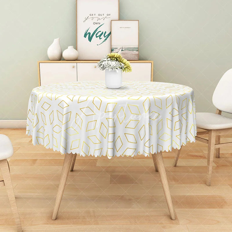 Aperturee - Aperturee Modern White and Gold Geometric Round Tablecloth for Elegant Art Deco and Holiday Party Decorations