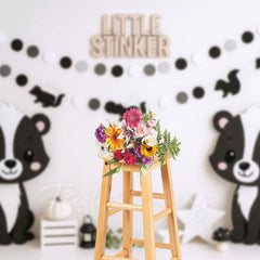 Aperturee - Aperturee Raccoon Little Stinker White Wall Cake Smash Backdrop