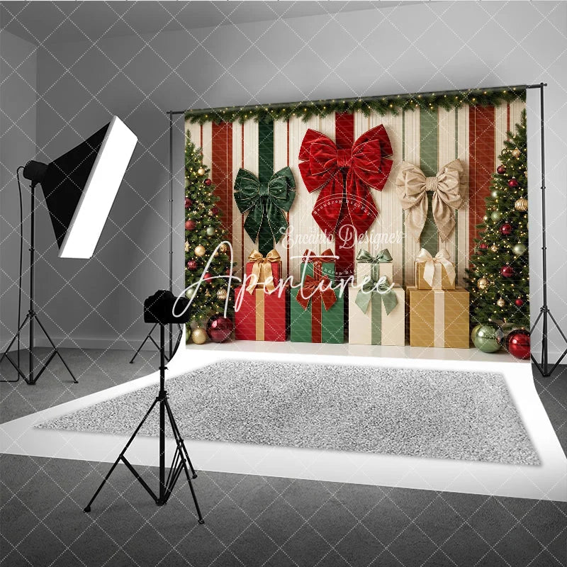 Aperturee - Aperturee Red and Green Christmas Trees with Gifts and Velvet Bows Holiday Backdrop Festive Striped Background Decor