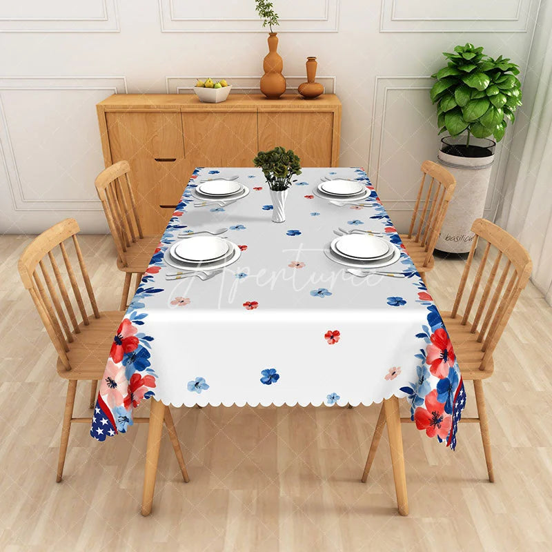 Aperturee - Aperturee Red White and Blue Floral Rectangle Tablecloth with American Flag Pattern Scalloped Edge Patriotic Decor