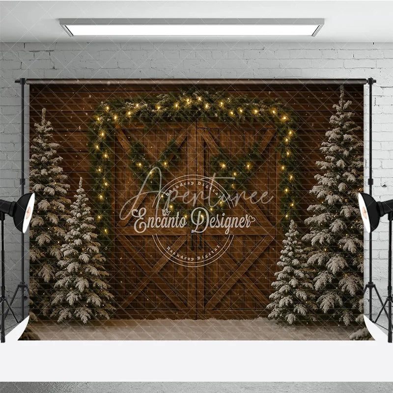 Aperturee - Aperturee Rustic Christmas Barn Door Photography Backdrop Snowy Trees with Garland and String Lights Holiday Background