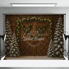 Aperturee - Aperturee Rustic Christmas Barn Door Photography Backdrop Snowy Trees with Garland and String Lights Holiday Background