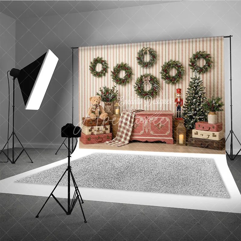 Aperturee - Aperturee Rustic Christmas Holiday Backdrop with Evergreen Wreaths Flocked Tree and Vintage Suitcases for Festive Photos