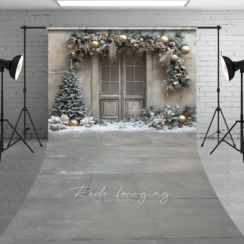 Aperturee - Aperturee Rustic Snowy Door Sweep Backdrop Champagne and Silver Garland Flocked Tree Winter Holiday Floor Drop