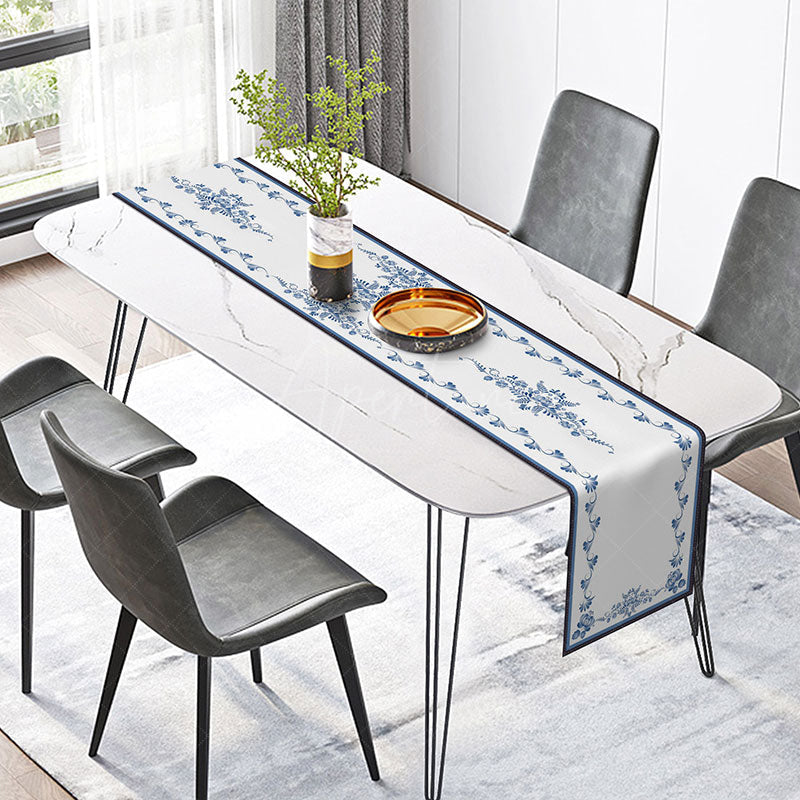 Aperturee - Aperturee Simple Blue and White Floral Table Runner Classic Chinoiserie Kitchen Decor Elegant Farmhouse Dining Linen