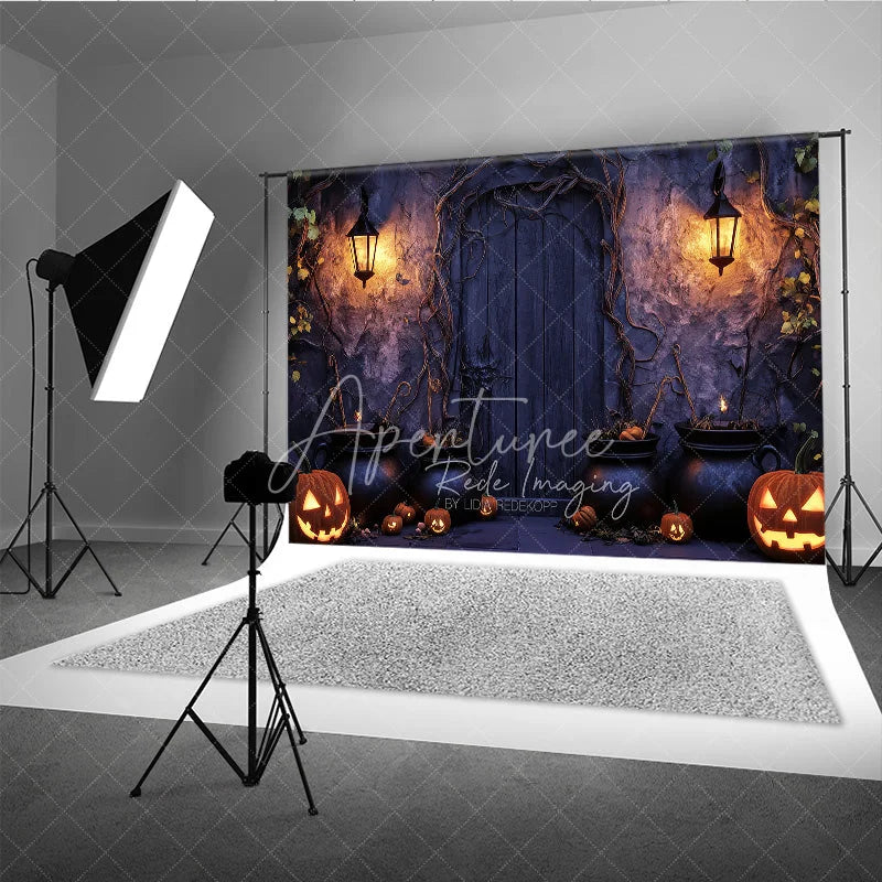 Aperturee - Aperturee Spooky Halloween Door Holiday Backdrop Featuring Glowing Jack-o-Lanterns Cauldrons and Twisted Vines