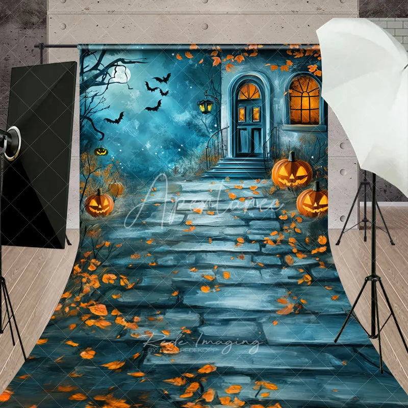 Aperturee - Aperturee Spooky Halloween House Entrance with Jack-o’-Lanterns and Bats Sweep Backdrop Moonlit Autumn Night Party Decor
