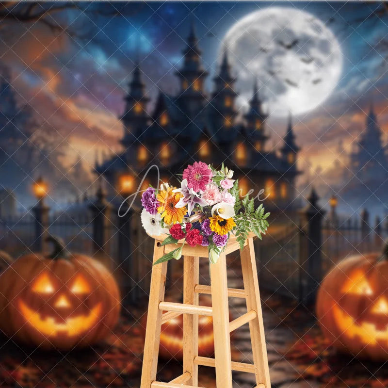 Aperturee - Aperturee Spooky Haunted Castle Holiday Backdrop with Full Moon and Flying Bats Glowing Jack-o’-Lanterns and Autumn Leaves