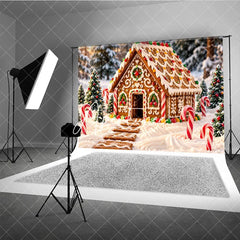 Aperturee - Aperturee Sweet Gingerbread House Holiday Backdrop with Snowy Winter Forest and Candy Canes Festive Christmas Party Decor