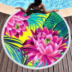 Aperturee - Aperturee Vibrant Hawaiian Style Flowers Round Beach Towel