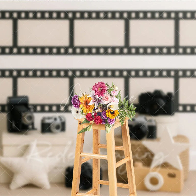 Aperturee - Aperturee Vintage Camera and Film Strip Photo Backdrop Movie Night Photography Background for Studio