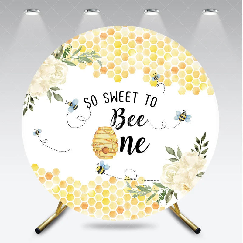 Aperturee - Aperturee Watercolor Honeycomb and Bees Round Backdrop So Sweet to Bee One First Birthday Celebration Decor