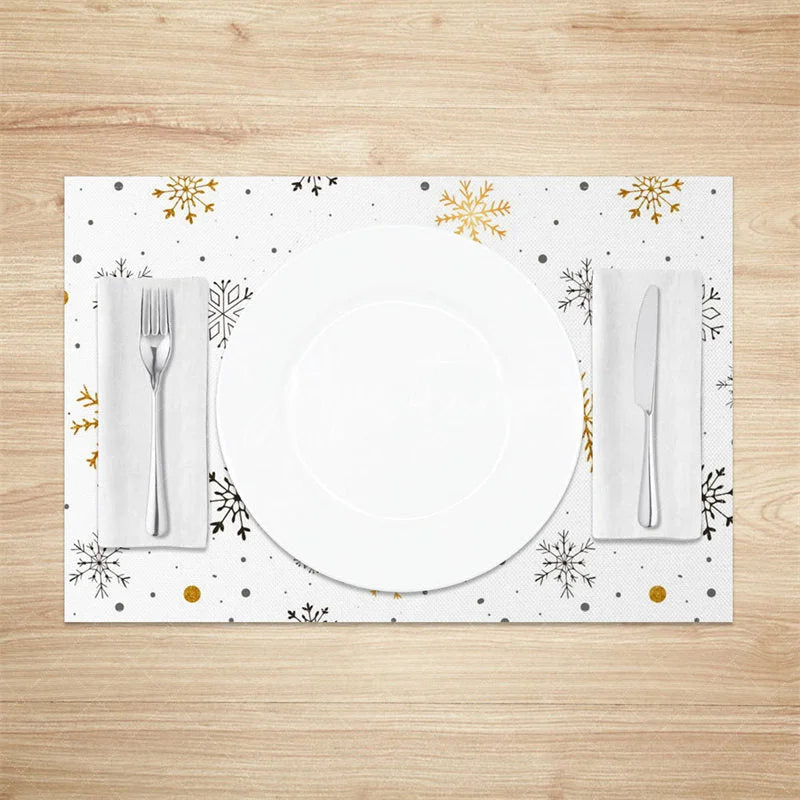 Aperturee - Aperturee Winter Snowflake Set of 4 Placemats White with Gold and Black Snowflakes Modern Holiday Table Mats