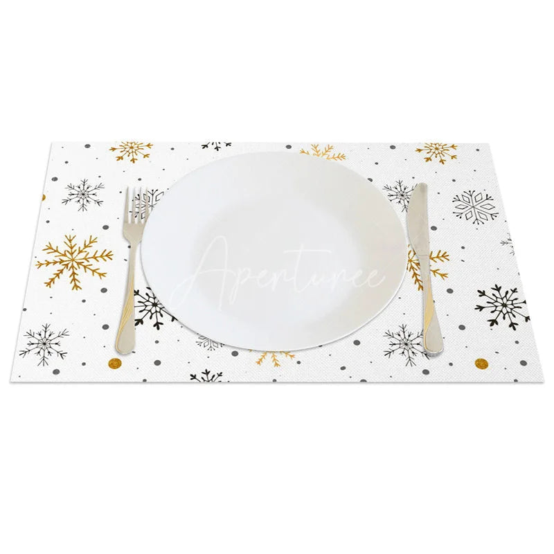Aperturee - Aperturee Winter Snowflake Set of 4 Placemats White with Gold and Black Snowflakes Modern Holiday Table Mats