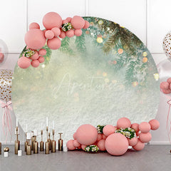 Aperturee - Aperturee Winter Wonderland Round Backdrop with Pine Branches and Snow Warm Bokeh Lights for Christmas Celebrations