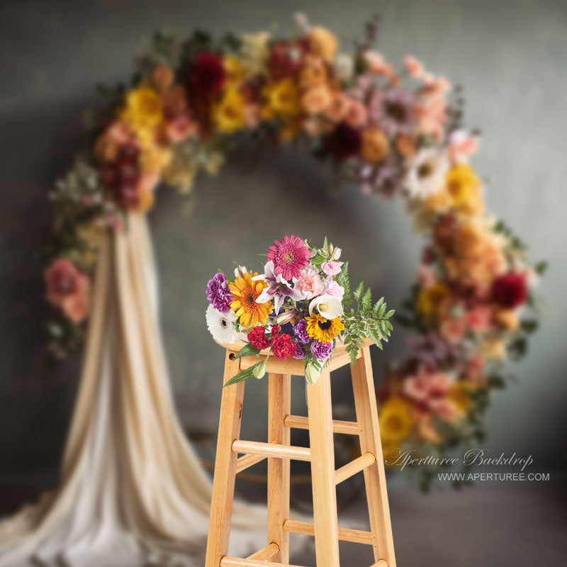 Aperturee - Bright Wreath Grey Wall Floral Backdrop For Photo