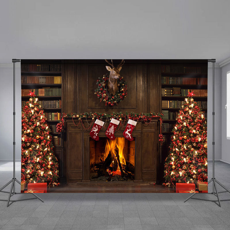 Aperturee - Christmas Wreath With Trees Night Holiday Backdrop