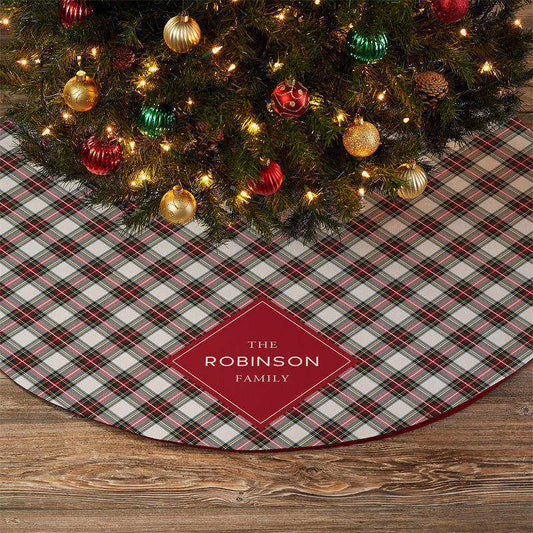 Aperturee - Personalized Classic Holiday Plaid Christmas Tree Skirt
