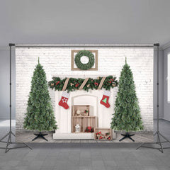 Aperturee - White Brick Wreath Tree Stock Christmas Backdrop